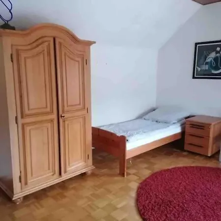 5 Pers Familie 100qm Mit Terrasse * Kaarst