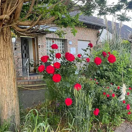 5 Pers Familie 100qm Mit Terrasse Apartment Kaarst