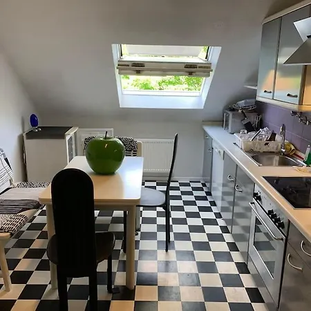 5 Pers Familie 100qm Mit Terrasse Kaarst