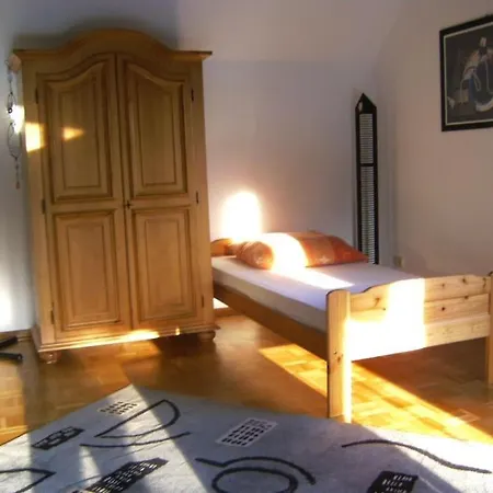 5 Pers Familie 100qm Mit Terrasse Apartment Kaarst