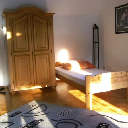 5 Pers Familie 100qm Mit Terrasse Apartment Kaarst